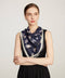 Carré de soie à motif floral Shila