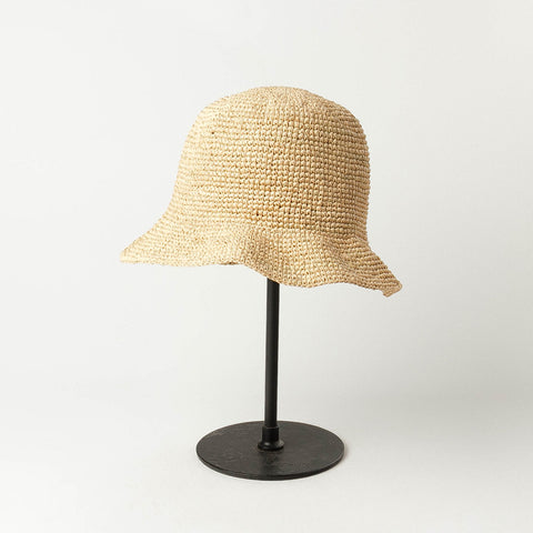 Chapeau cloche en crochet de raphia Halle