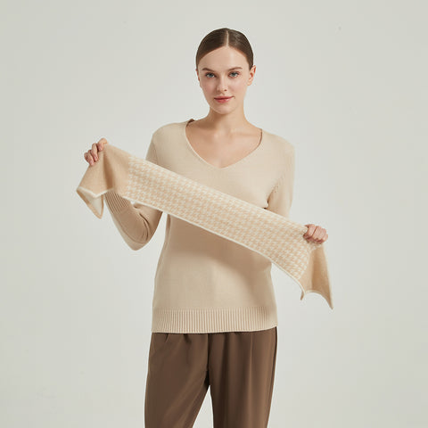 Hom Keyhole Cashmere Scarf