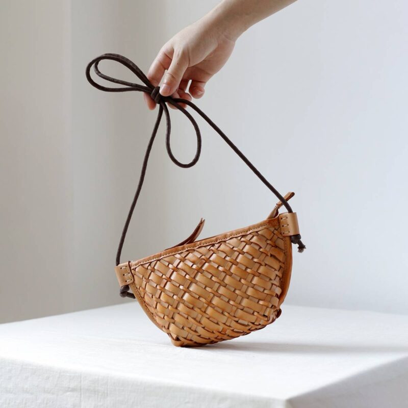 Inna Vegetable Tanned Leather Cross body Bag - immagine 4