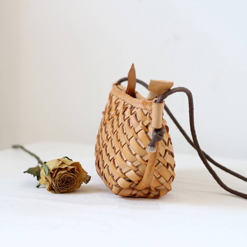 Inna Vegetable Tanned Leather Cross body Bag - immagine 6