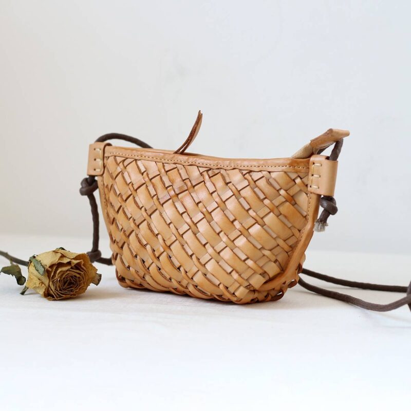 Inna Vegetable Tanned Leather Cross body Bag - immagine 5