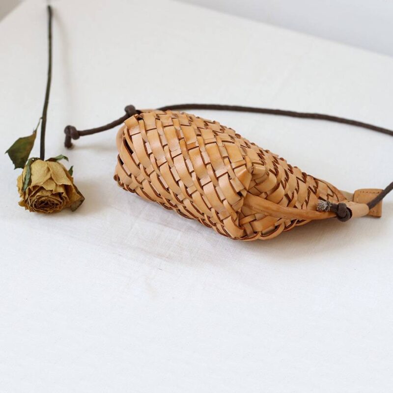 Inna Vegetable Tanned Leather Cross body Bag - immagine 7