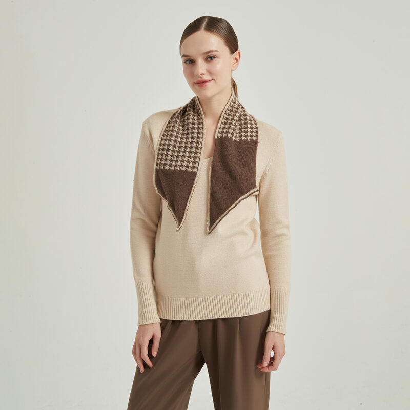 Hom Keyhole Cashmere Scarf - Image 3