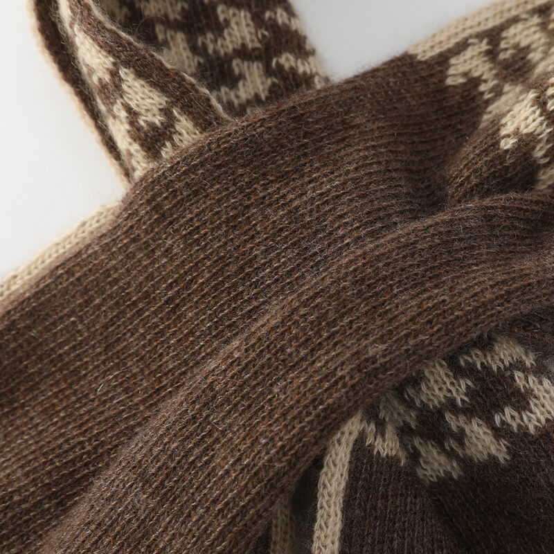 Hom Keyhole Cashmere Scarf - Image 4