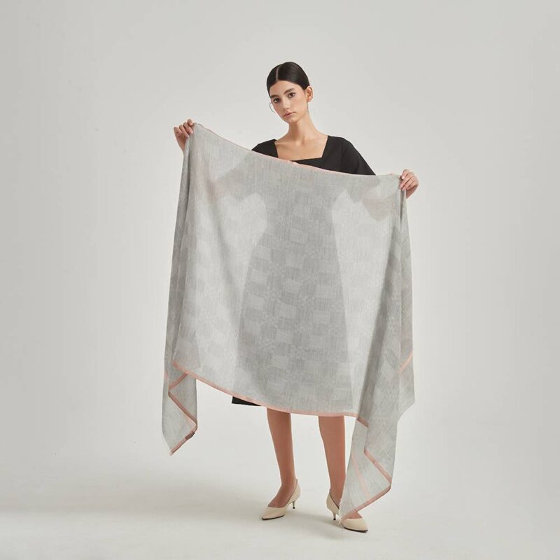 Sciarpa Helena in cashmere leggera come una piuma - immagine 2