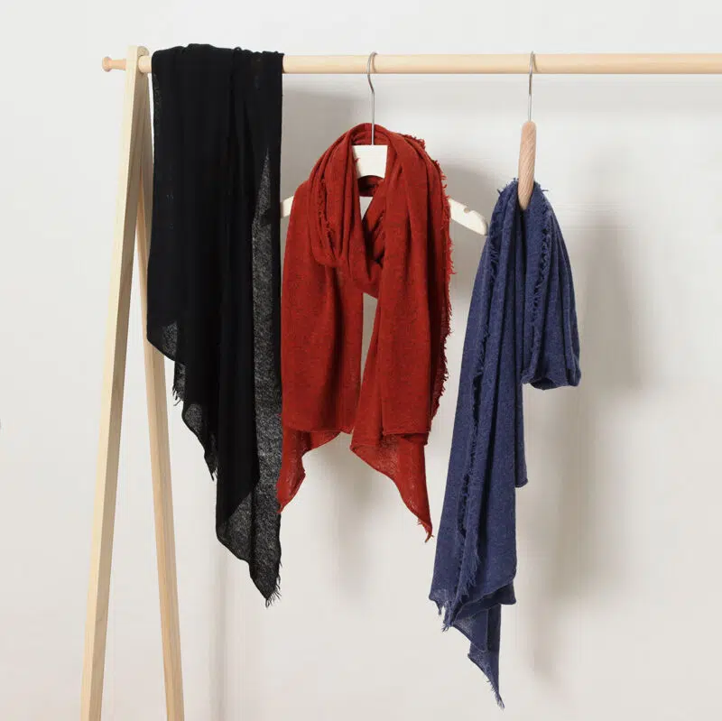 Aliz Pure Cashmere Featherlight Fringed Scarf Wrap – Image 3