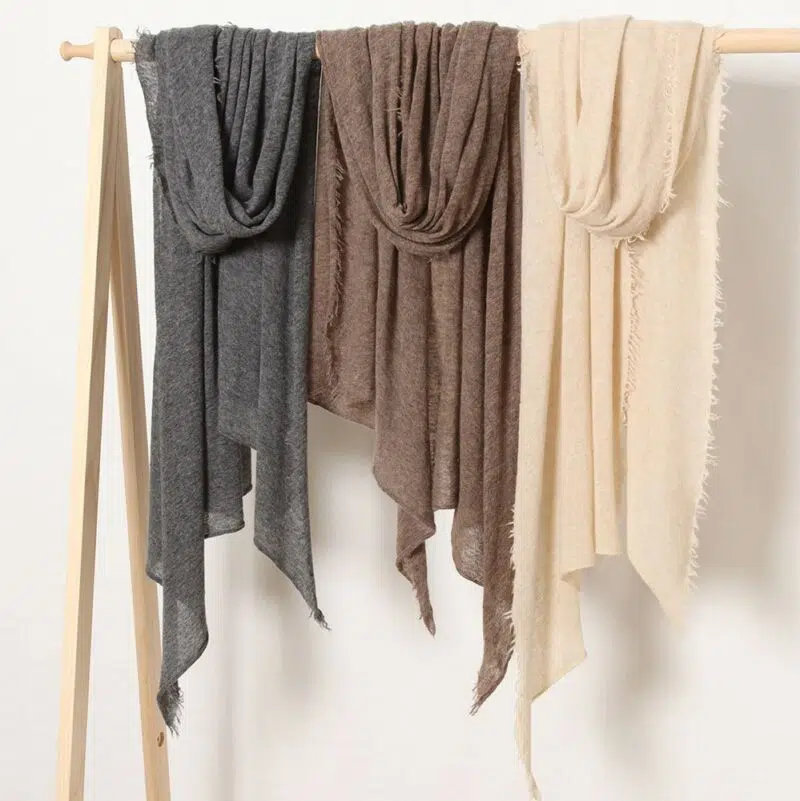 Aliz Pure Cashmere Featherlight Fringed Scarf Wrap – Image 4