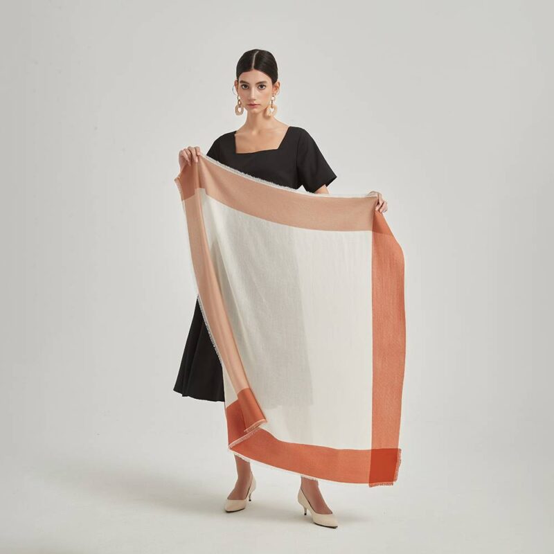 Sciarpa Helal Square in cashmere leggero come una piuma - immagine 2