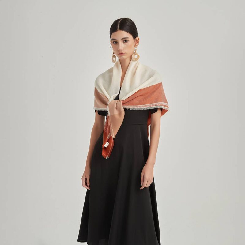 Sciarpa Helal Square in cashmere leggero come una piuma - immagine 4