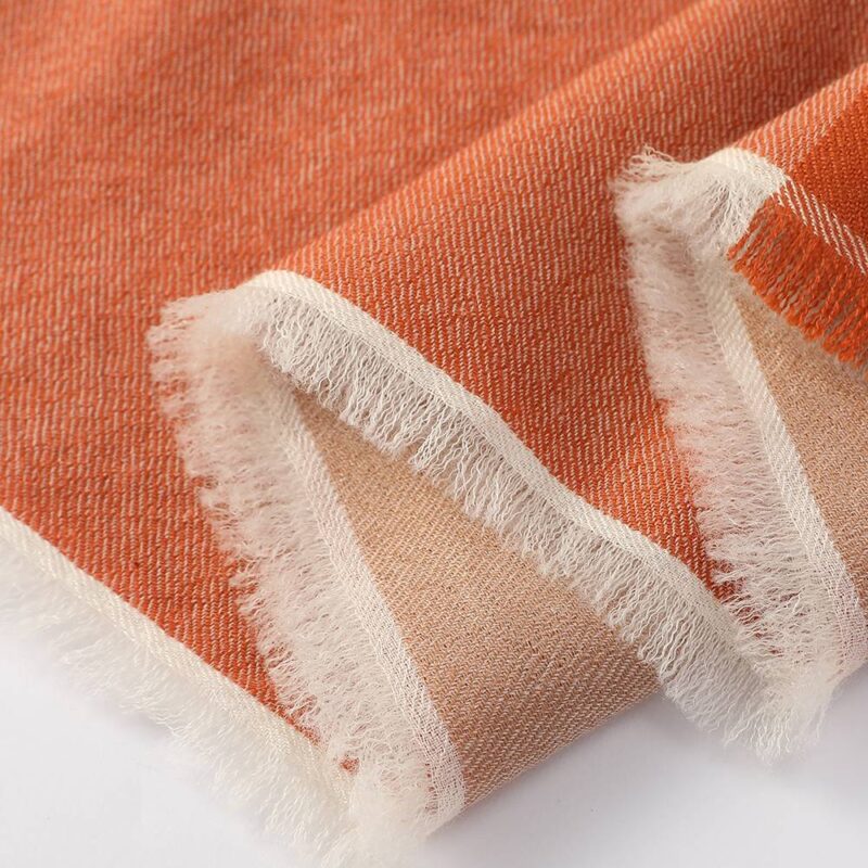 Sciarpa Helal Square in cashmere leggero come una piuma - immagine 7