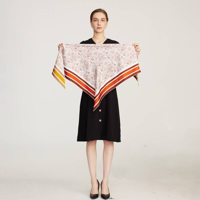 Sciarpa Avni con fazzoletto in seta con stampa paisley su due lati - immagine 2