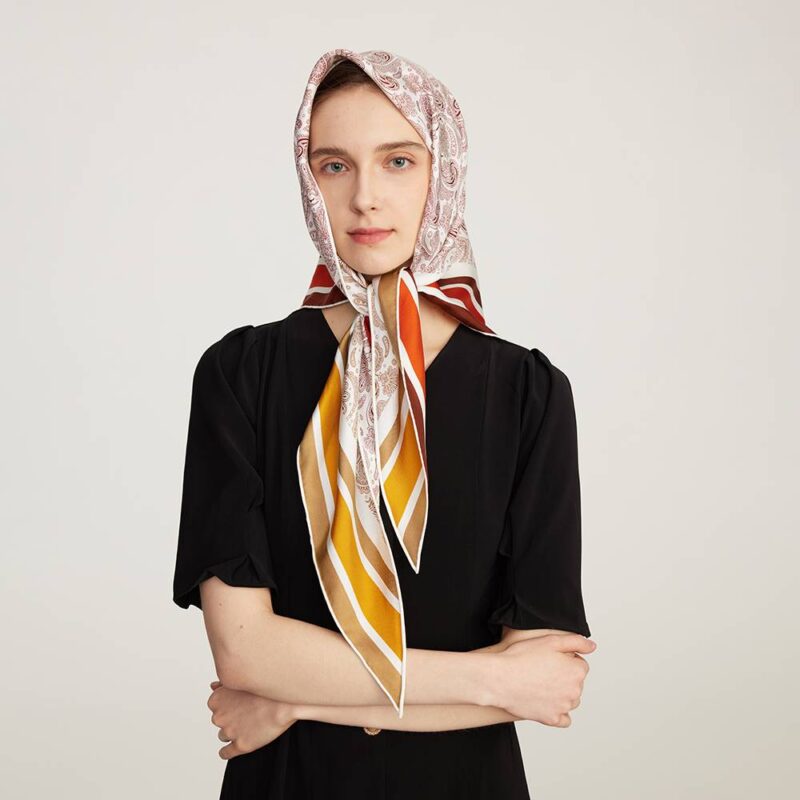 Sciarpa Avni con fazzoletto in seta con stampa paisley su due lati - immagine 3