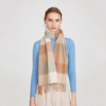 Sciarpa con nappe a quadri in puro cashmere Eva - Verde alloro