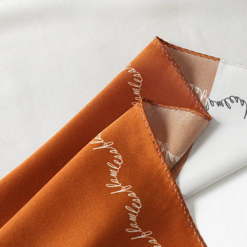 Echarpe en soie Ade Square – Image 5