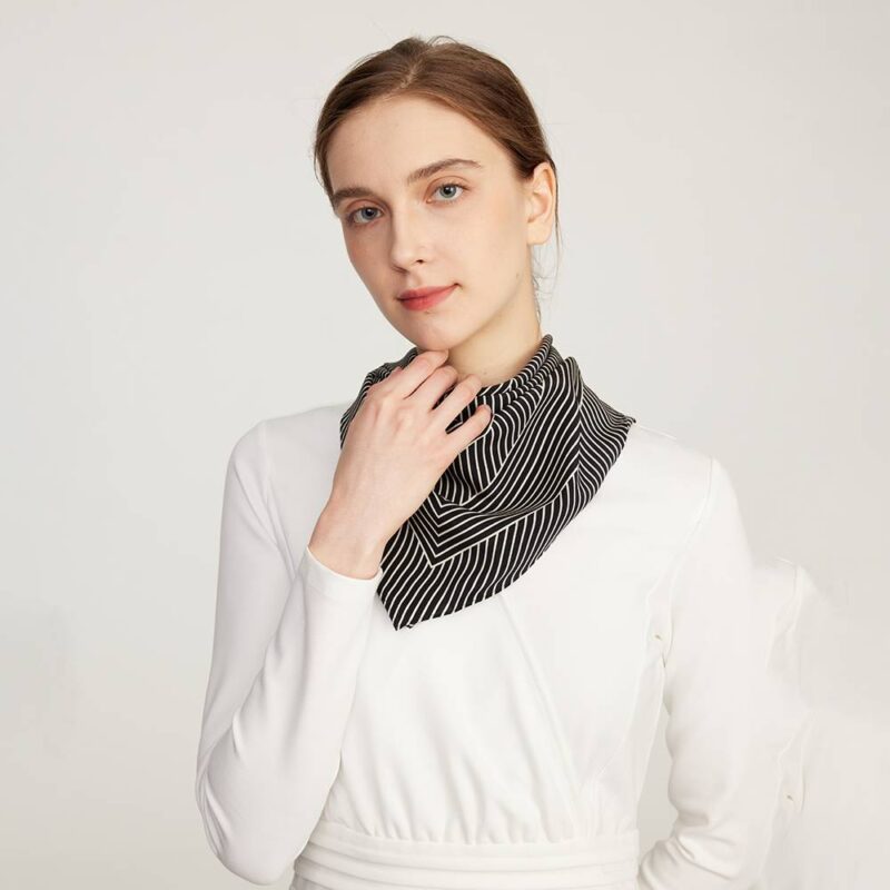 Rin Monogram Square Silk Scarf - immagine 4