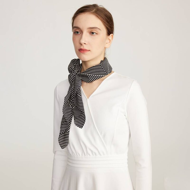 Rin Monogram Square Silk Scarf - immagine 6