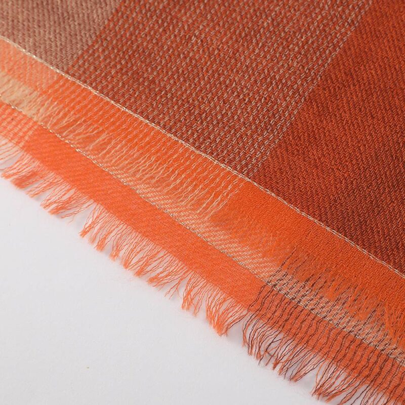 Écharpe en cachemire Adan Square Featherlight Cashmere Wrap – Image 6