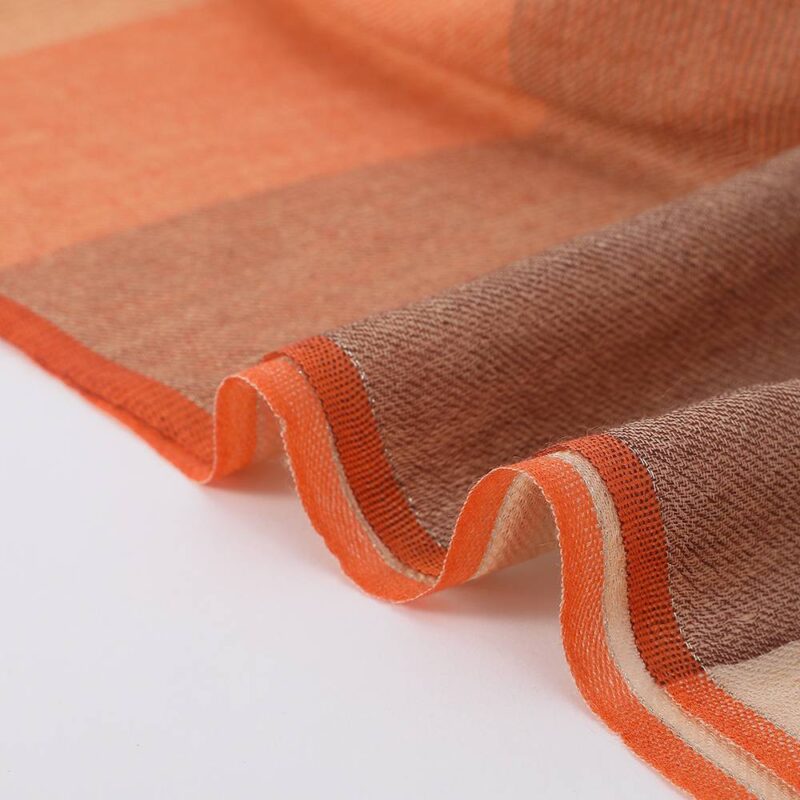 Écharpe en cachemire Adan Square Featherlight Cashmere Wrap – Image 7