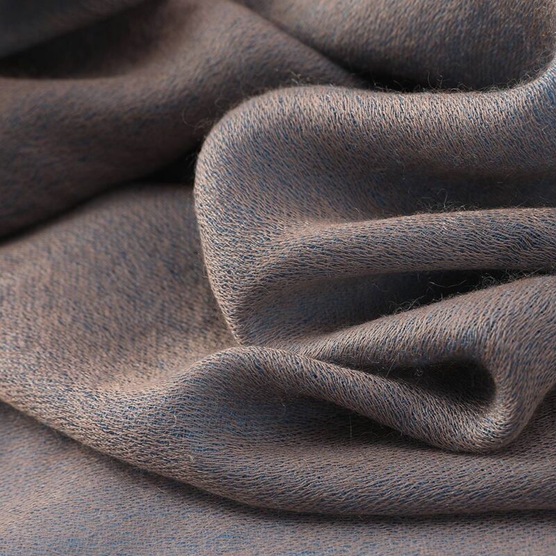 Sciarpa Elaina reversibile in cashmere leggero come una piuma - immagine 6