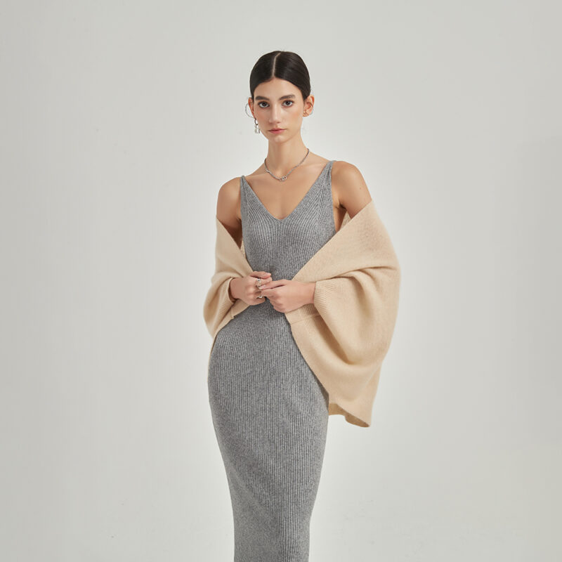 Kalle Wearable Cashmere Wrap - Image 2
