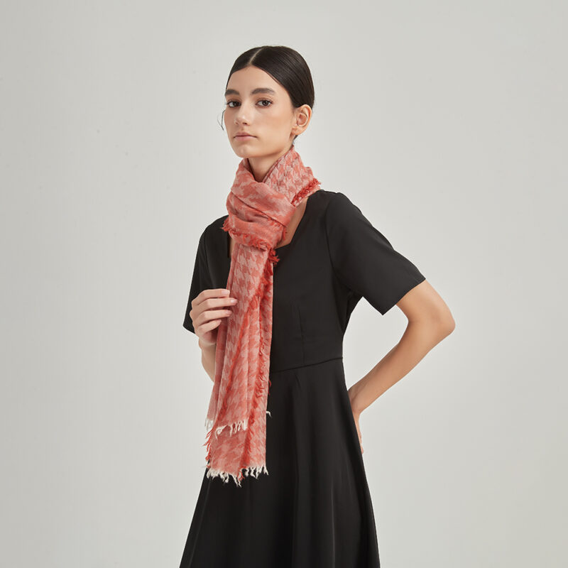 Écharpe en cachemire Lek Featherlight – Image 4