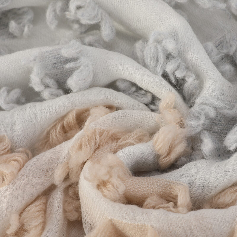 Sciarpa avvolgente Deena in lana leggera come una piuma - immagine 8