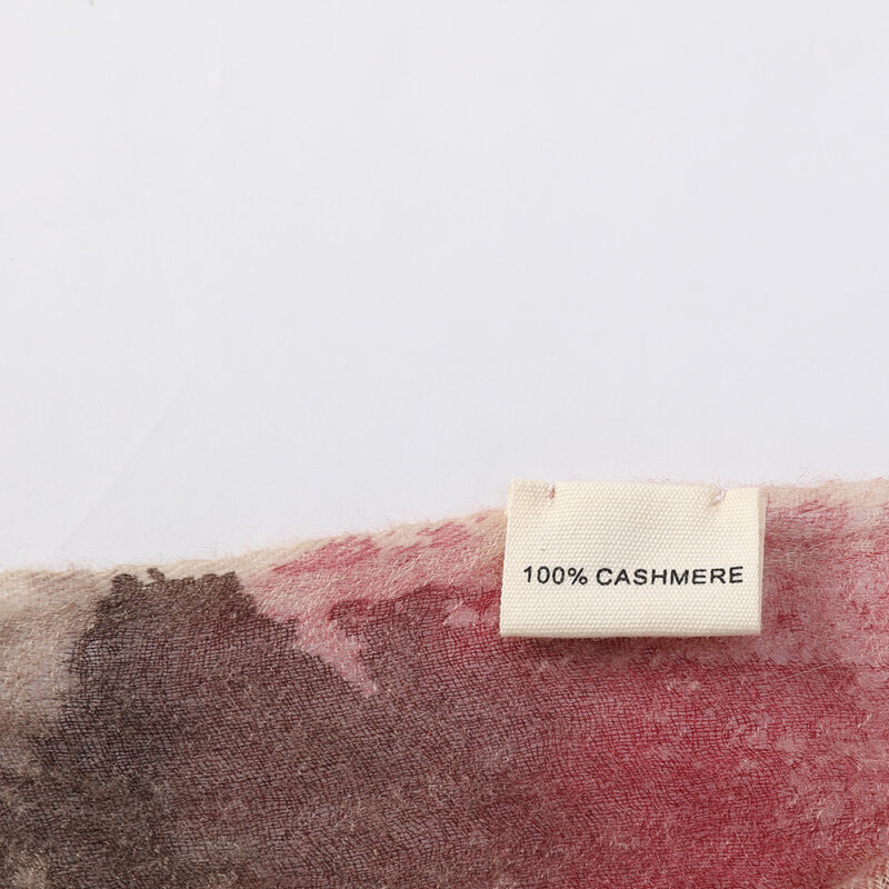 Echarpe en cachemire Kaela Featherlight – Image 8