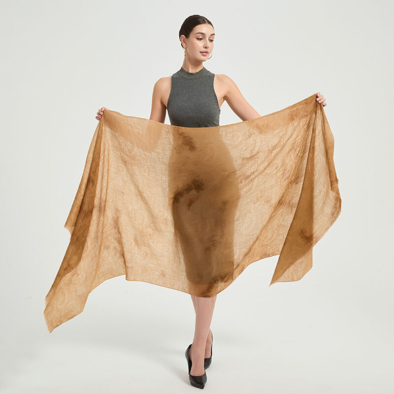 Elia Featherlight Lambswool Scarf Wrap - Brown (écharpe en laine d'agneau) – Image 2