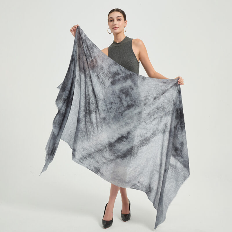 Sciarpa avvolgente in lana d'agnello Elia Featherlight - Grigio scuro - immagine 2