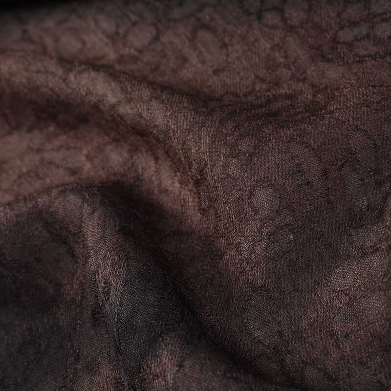 Elia Featherlight Lambswool Scarf Wrap - Dark Brown (écharpe en laine d'agneau) – Image 5