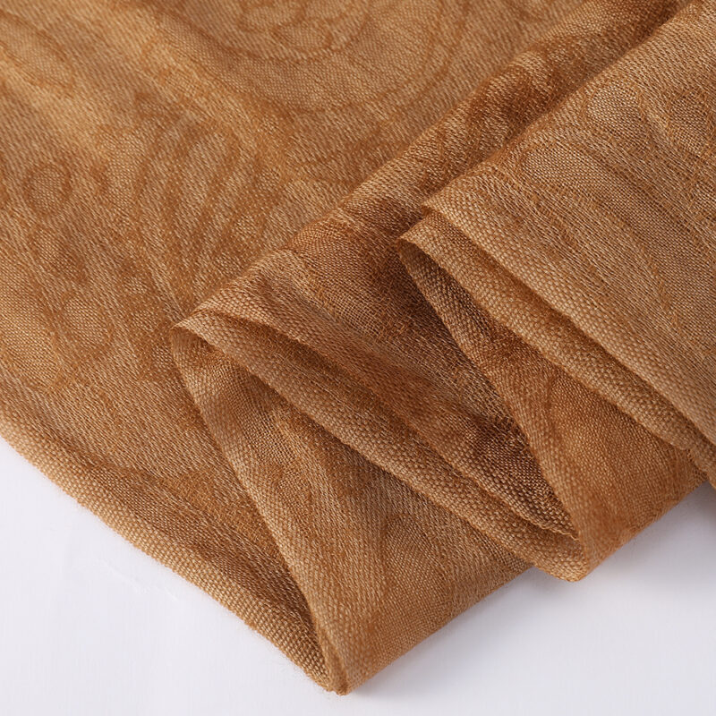 Elia Featherlight Lambswool Scarf Wrap - Brown (écharpe en laine d'agneau) – Image 7