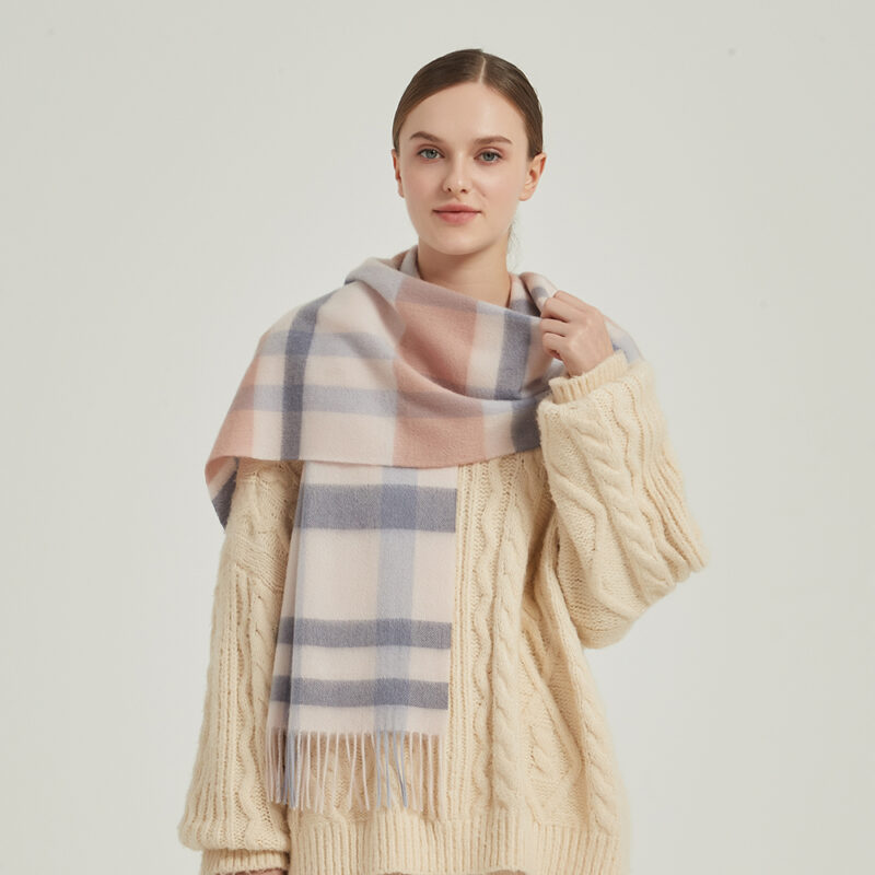 Écharpe en cachemire à carreaux Cora – Image 3