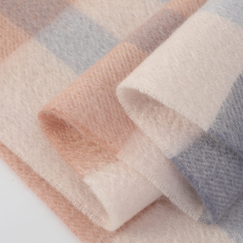 Écharpe en cachemire à carreaux Cora – Image 6