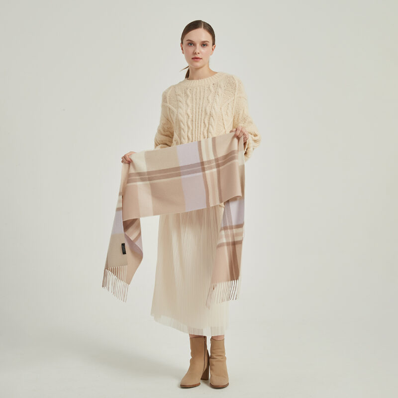 Sciarpa in cashmere a quadri Delia - immagine 2