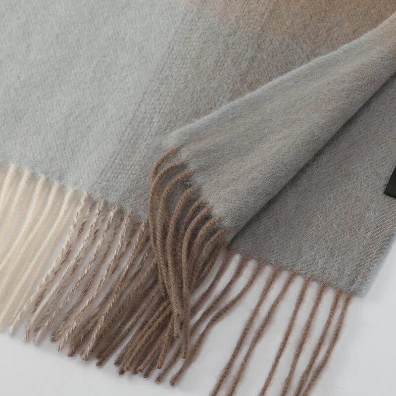 Écharpe en cachemire à carreaux Jona – Image 6