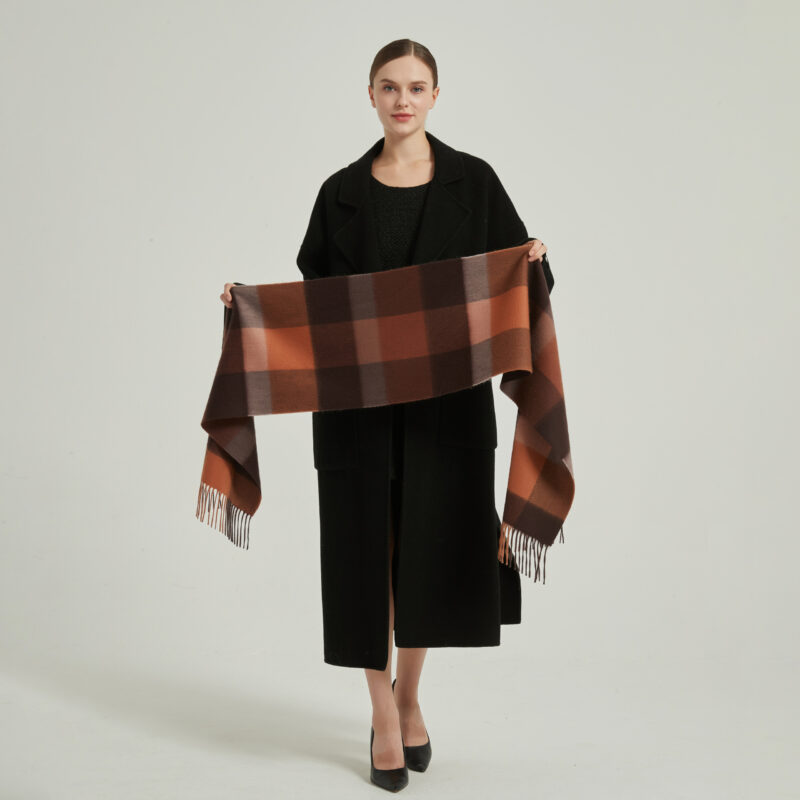 Zoya Check Cashmere Scarf - Tangerine – Bild 2