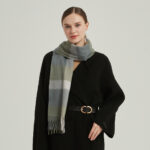 Écharpe en cachemire à carreaux Zoya