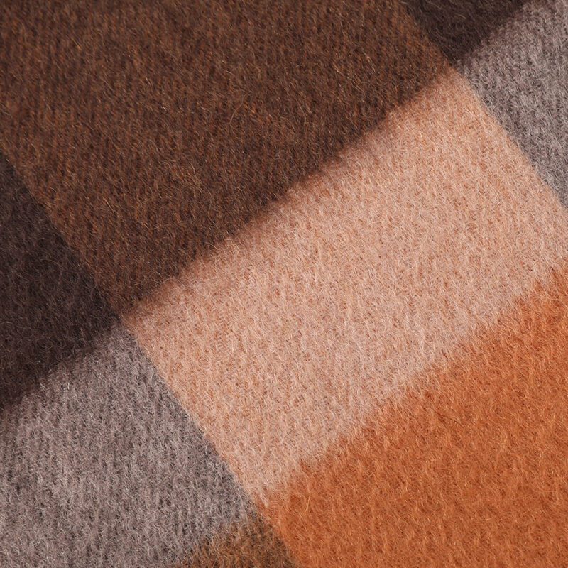 Zoya Check Cashmere Scarf - Tangerine – Bild 5