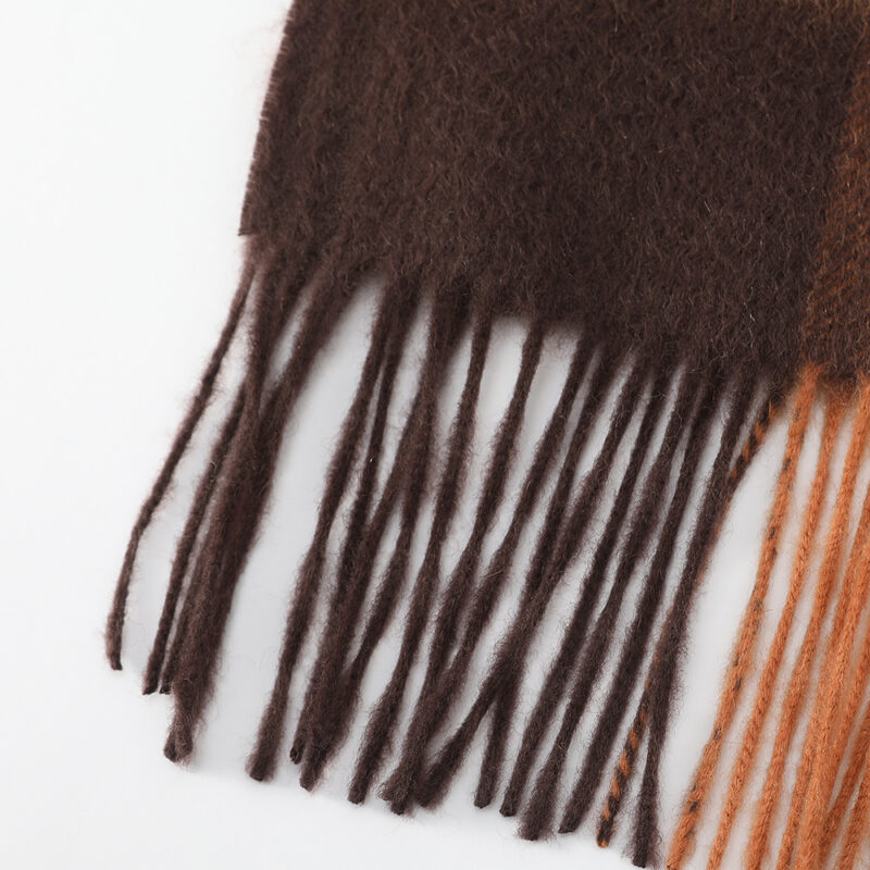 Zoya Check Cashmere Scarf - Tangerine – Bild 6