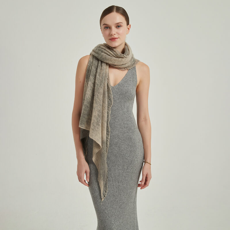 Eileen Écharpe en cachemire Cloudlight - Taupe – Image 4