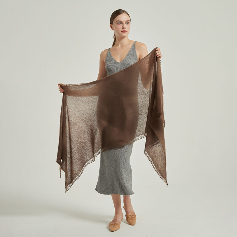 Sciarpa avvolgente in cashmere Eileen Cloudlight - Marrone scuro - immagine 2