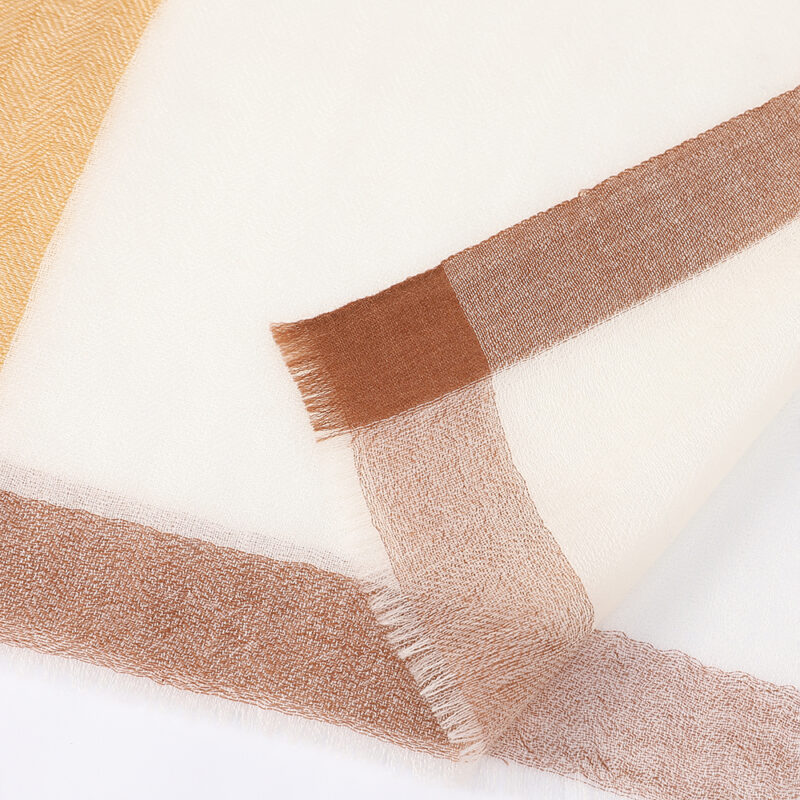 Echarpe en cachemire Evie Featherlight - Vert – Image 7