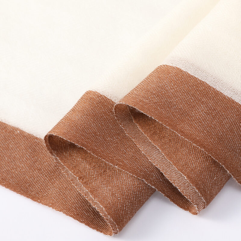 Echarpe en cachemire Evie Featherlight - Vert – Image 6