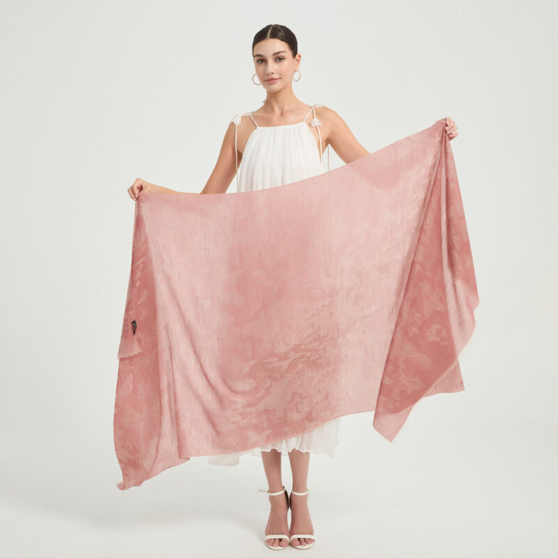 Fiona Featherlight Lambswool Scarf Wrap - Light Red (écharpe en laine d'agneau légère) – Image 2