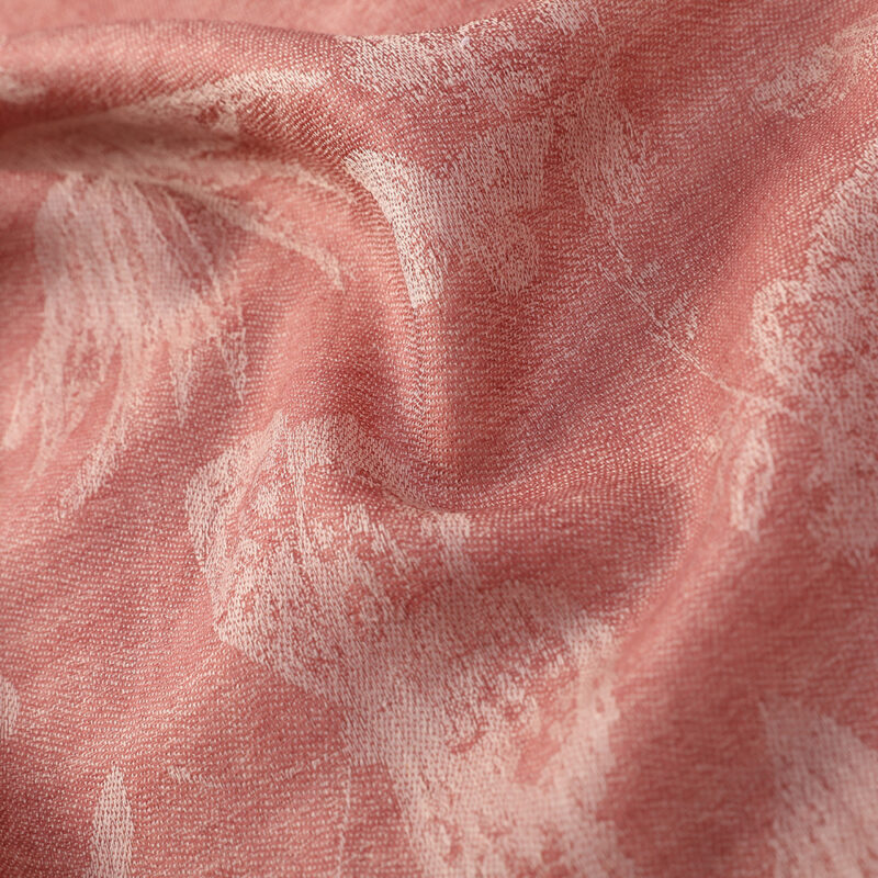 Fiona Featherlight Lambswool Scarf Wrap - Light Red (écharpe en laine d'agneau légère) – Image 5