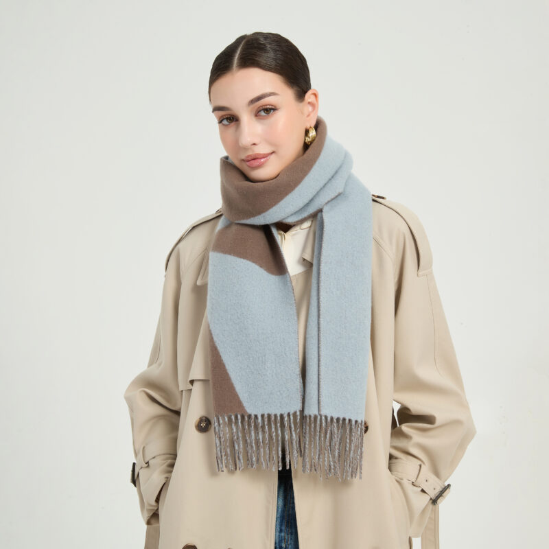 Jules Lambswool Scarf - Light Blue - Image 4