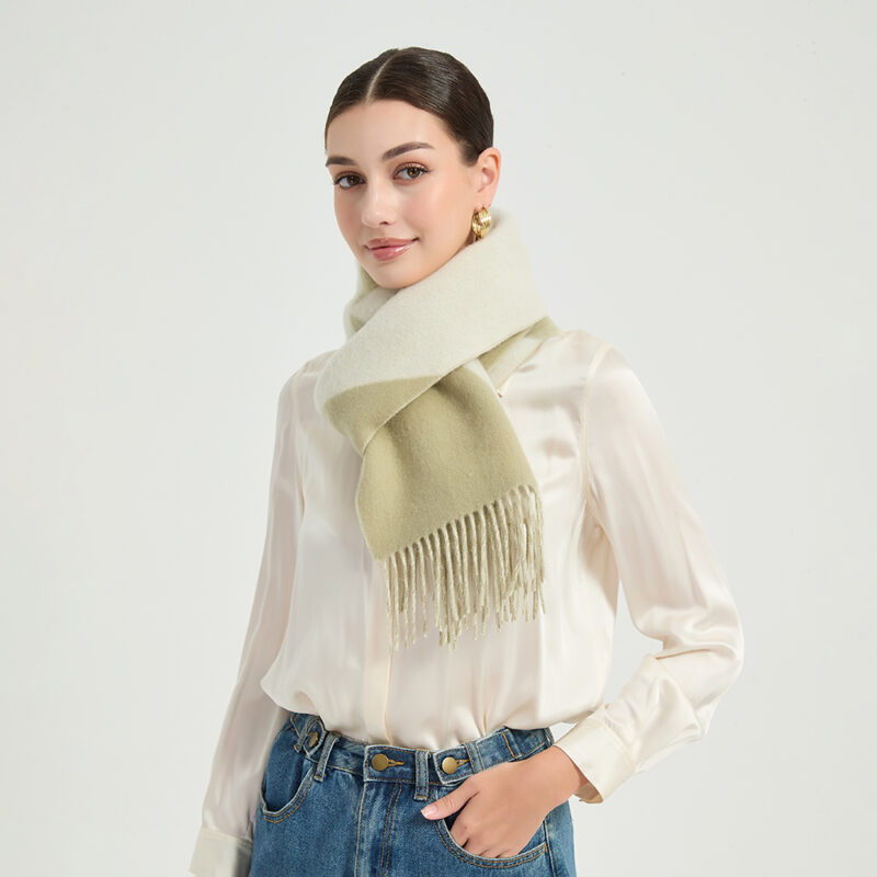 Jules Lambswool Scarf - Green - Image 4