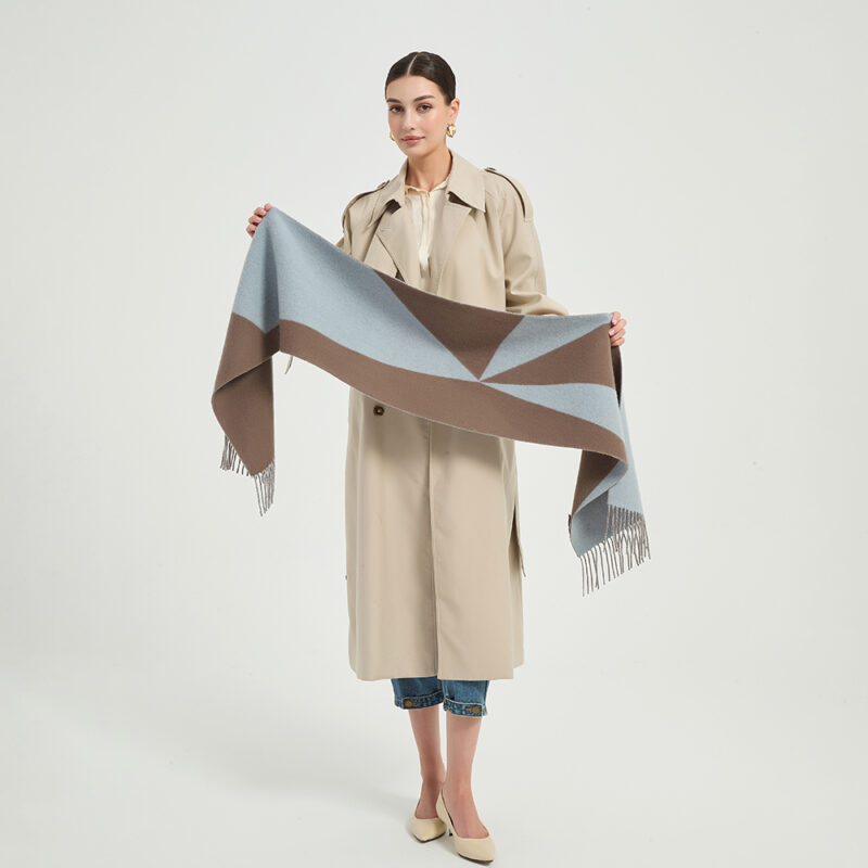 Jules Lambswool Scarf - Light Blue - Image 2