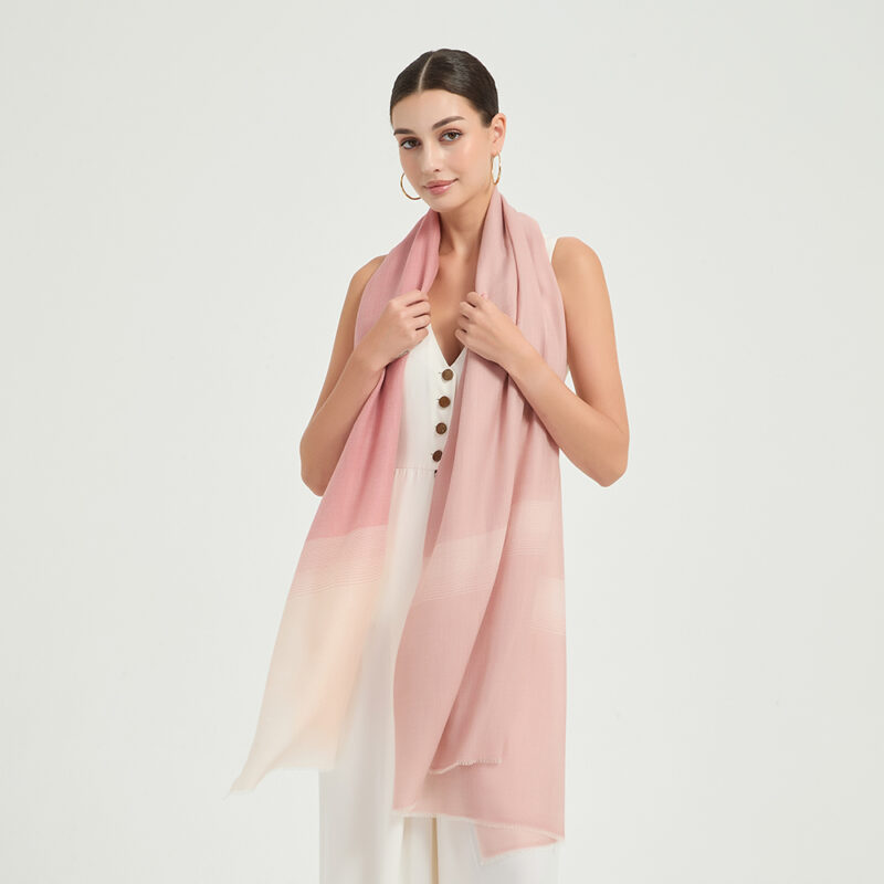 Sciarpa Livia in lana d'agnello Featherlight - Corallo - immagine 3